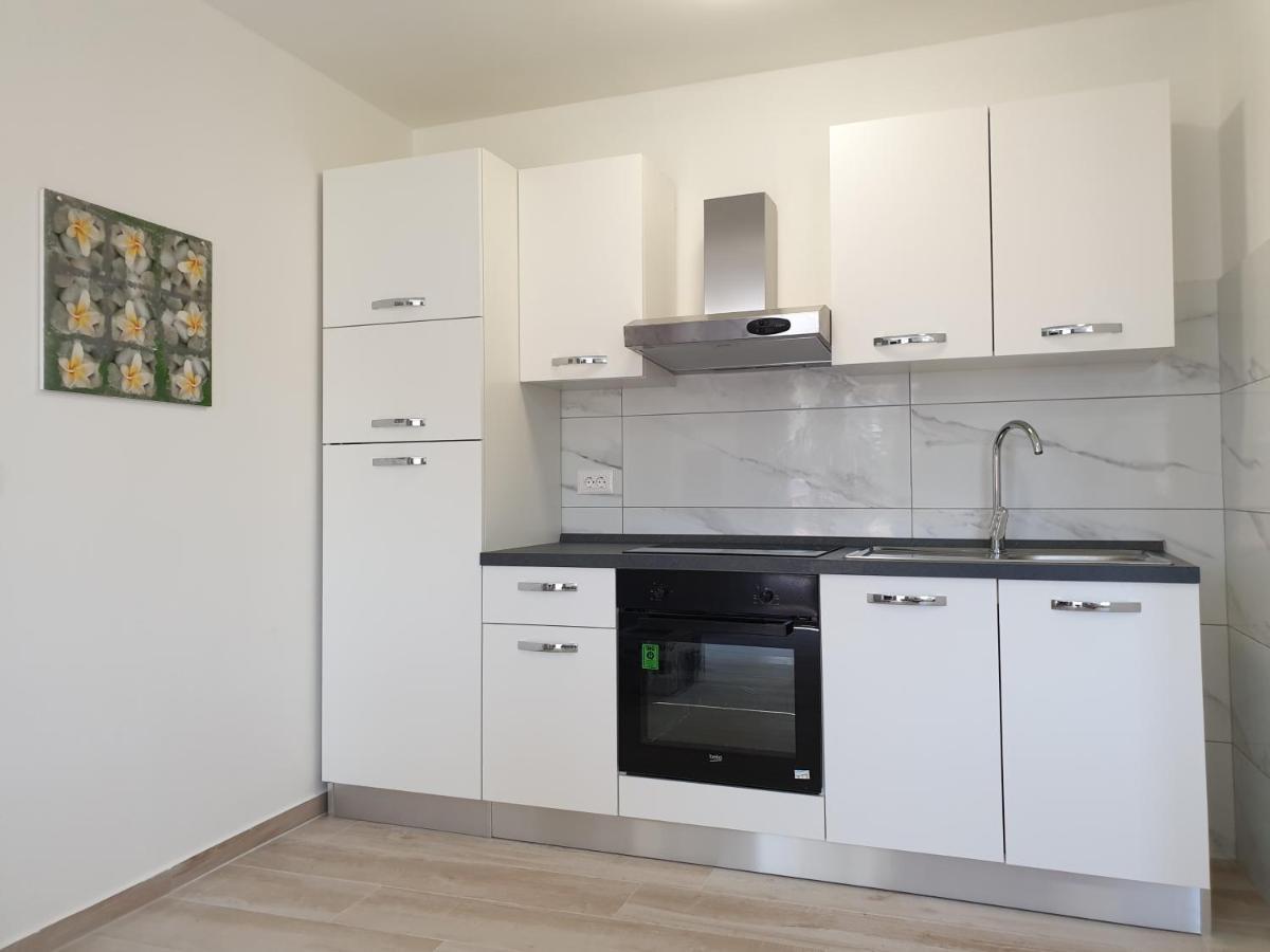 Holiday Apartments Novo Naselje 波雷奇 外观 照片